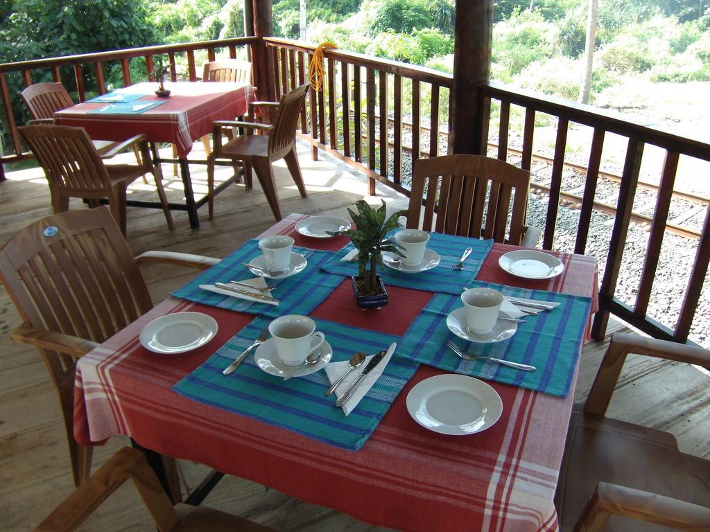 Hotel Sun And Sea Bentota Exterior photo