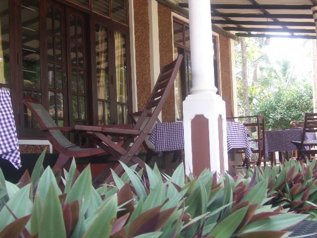 Hotel Sun And Sea Bentota Exterior photo